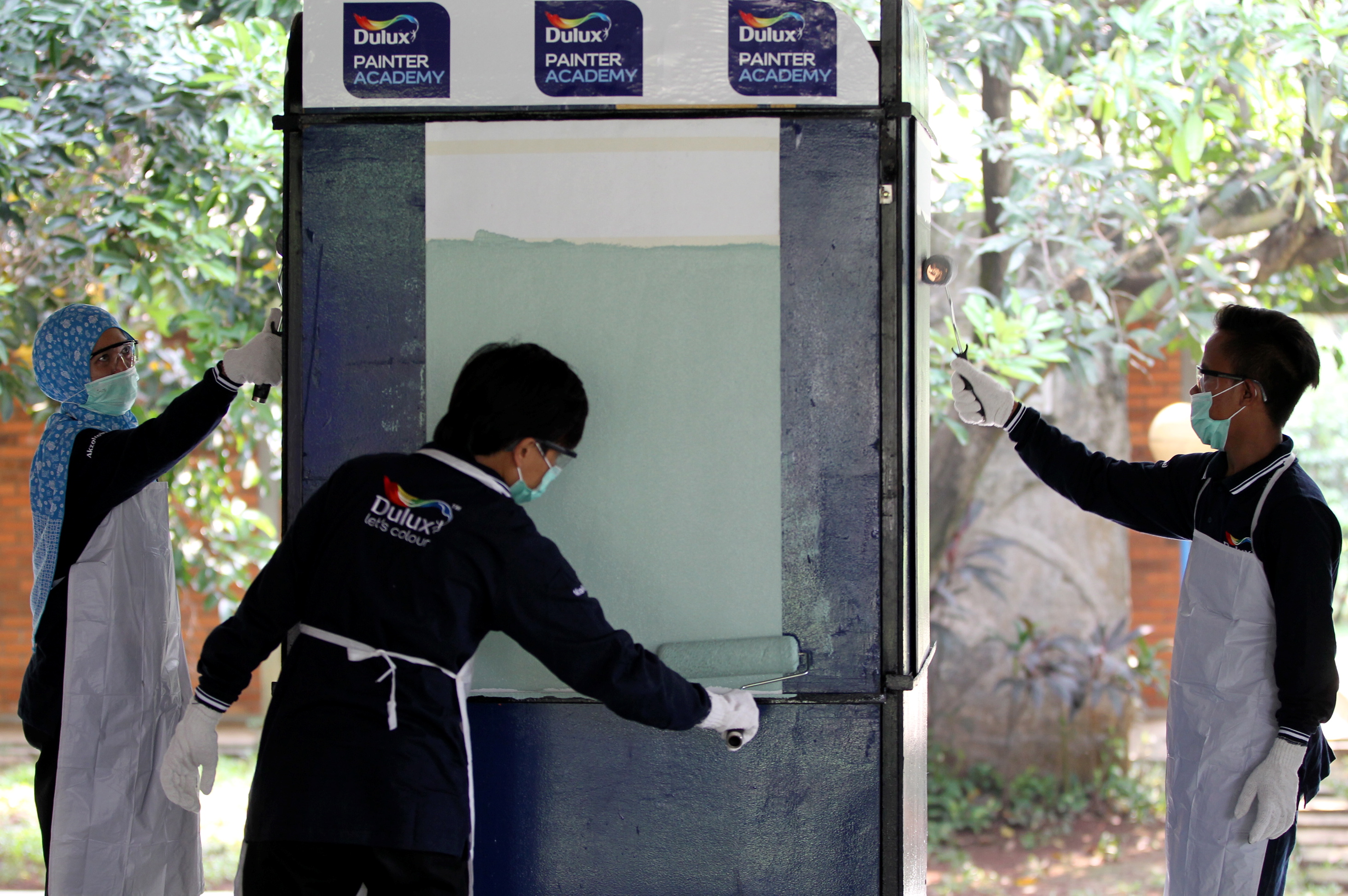 Dulux Painters Academy teaching job skills to SOS Children’s Villages youth Dulux Painters Academy teaching job skills to SOS Children’s Villages youth