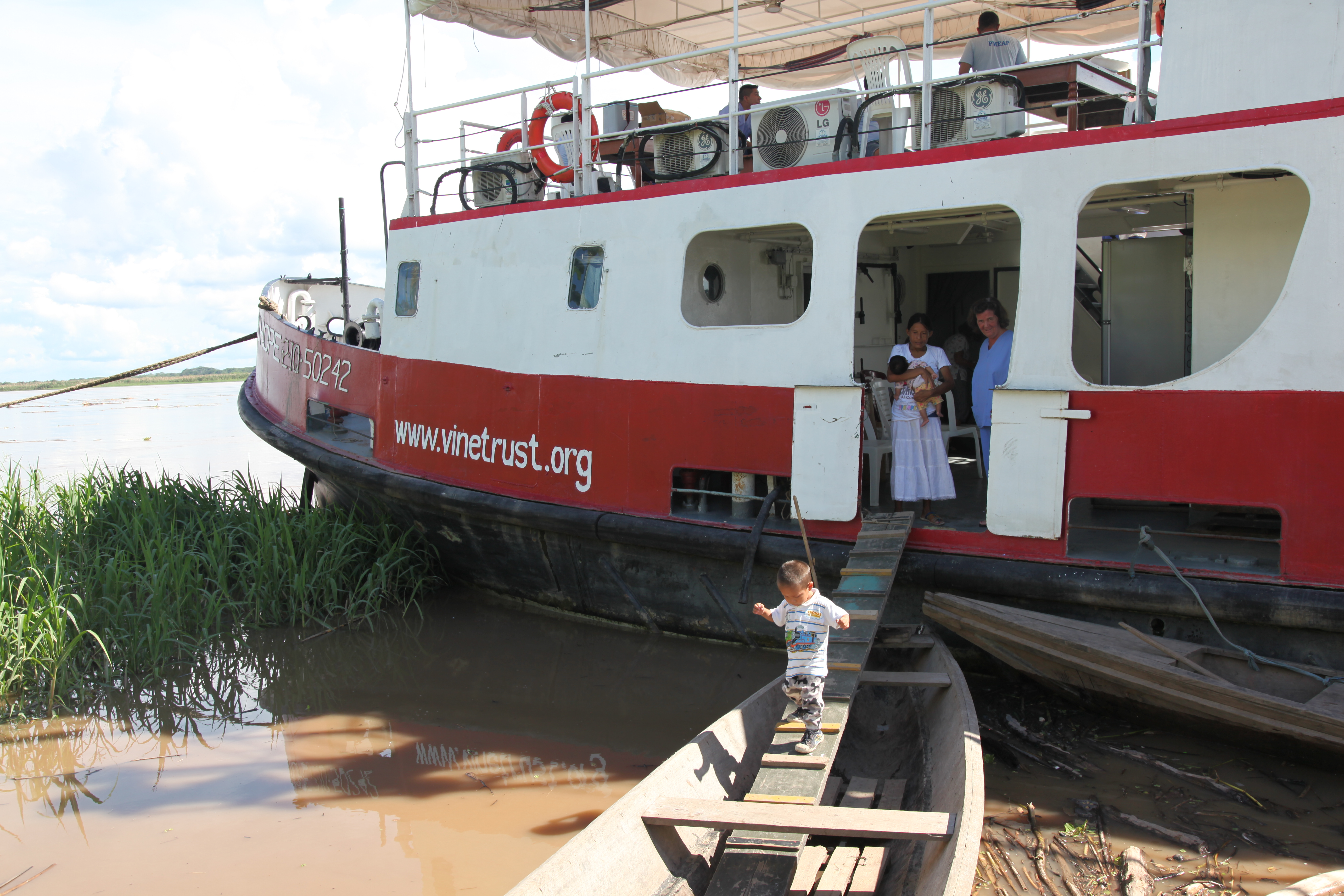 AkzoNobel supports Vine Trust medical ship set to transform thousands of lives AkzoNobel supports Vine Trust medical ship set to transform thousands of lives